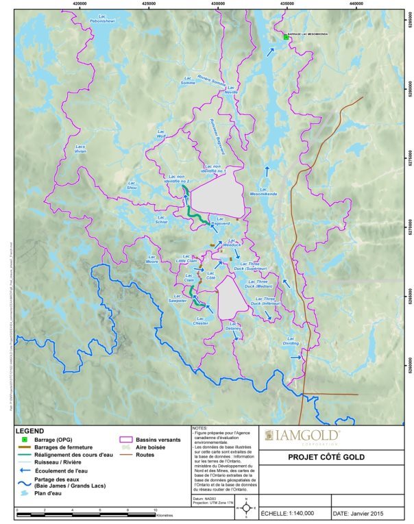 Une carte délimitant les limites prévues des bassins hydrographiques locaux et les directions de l'écoulement de l'eau dans les sous-bassins hydrographiques de la rivière Mollie et du lac Mesomikenda à la fin de l'étape 2 de la phase d'abandon.
